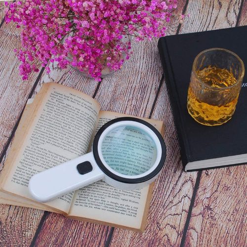 10x magnifying glass with led light