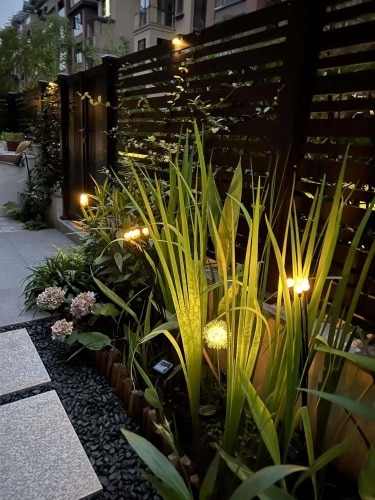 LAST DAY 50% OFF-Solar Powered Firefly Light