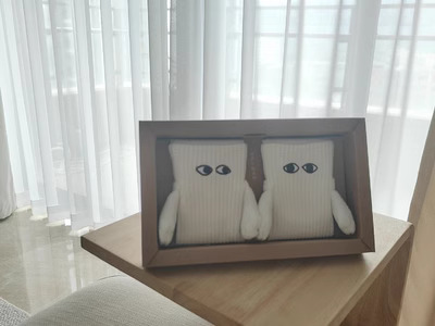 Hand in hand socks