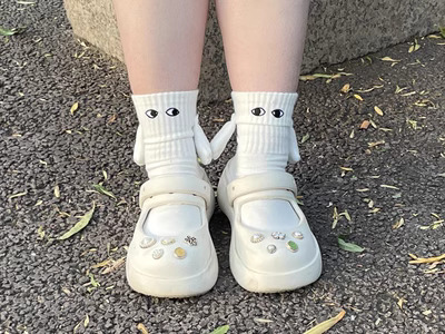 Hand in hand socks